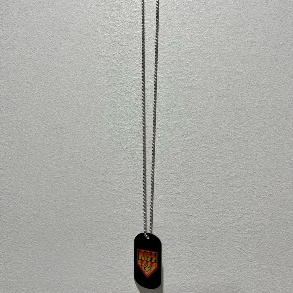 New‎ no bag KISS Army Necklace Dog Tag Pendant Black Vintage Kiss Memorabi